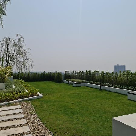 Апартаменти The Astra Sky River Chiangmai_Sky Pool_Old City Чіангмай Екстер'єр фото