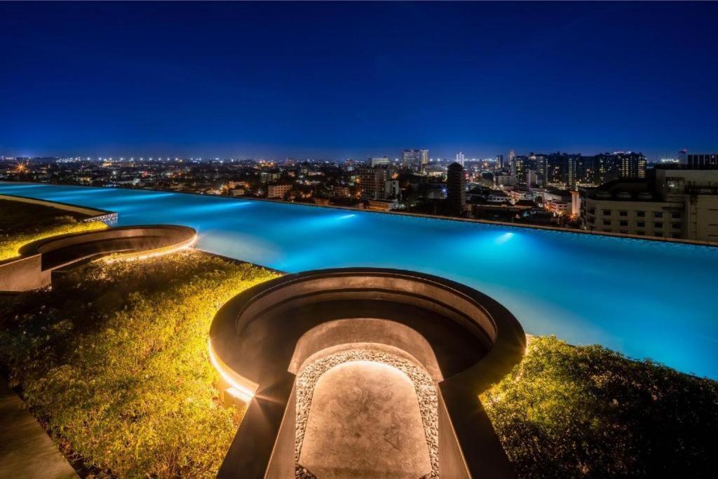 Апартаменти The Astra Sky River Chiangmai_Sky Pool_Old City Чіангмай Екстер'єр фото